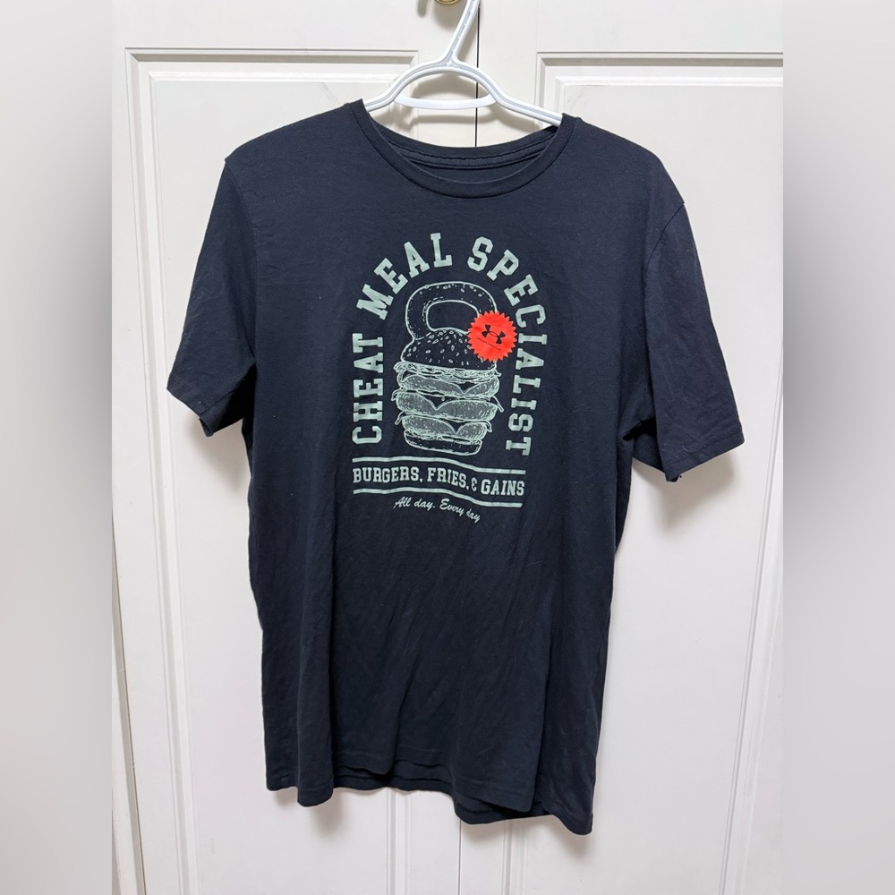 UA Under Armour Cheat Meal Specialist T Shirt Mens Size Medium